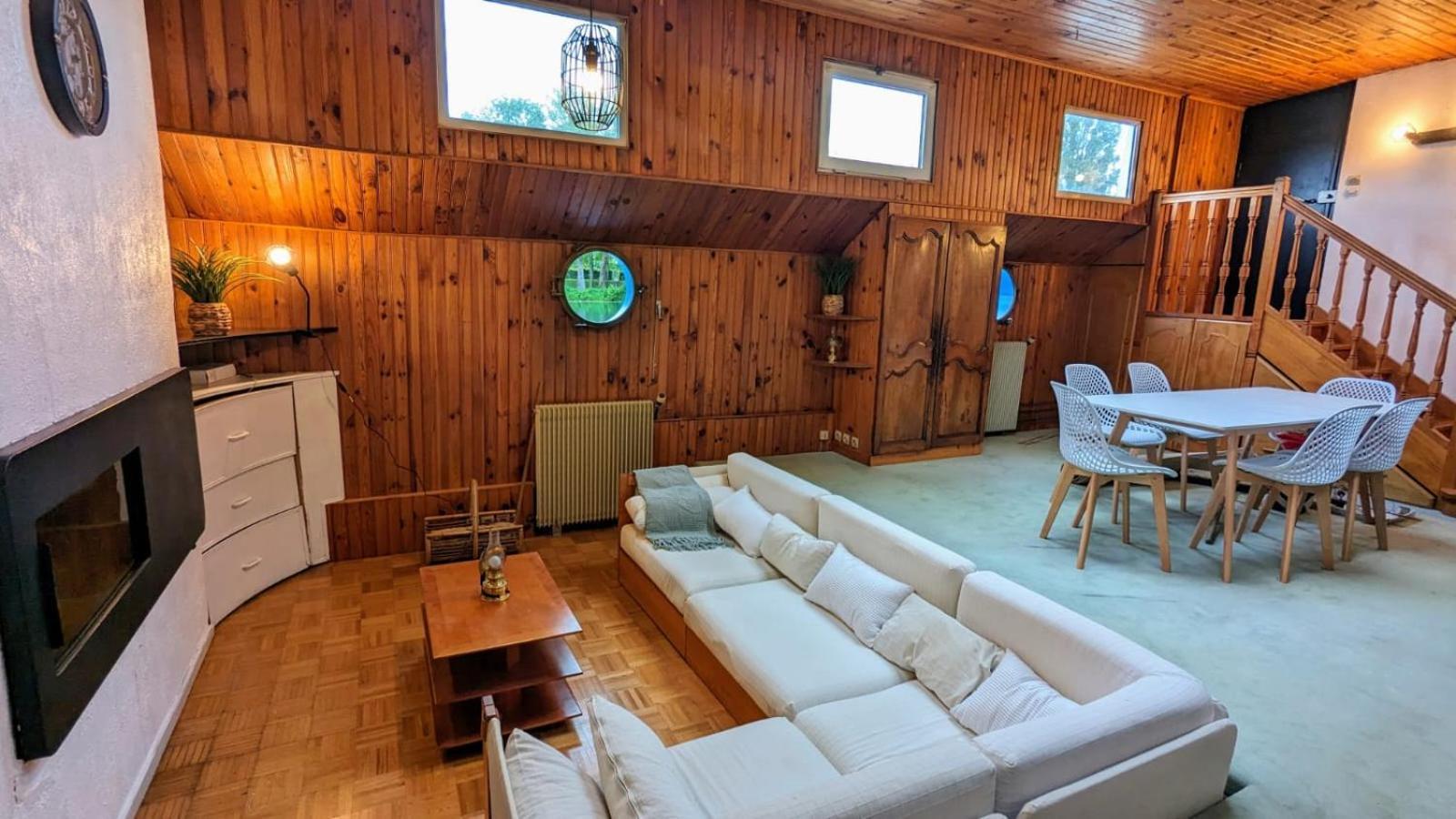 Peniche Amadeus Conviviale Et Cosy , Proche De Et De Paris Torcy (Seine-et-Marne)