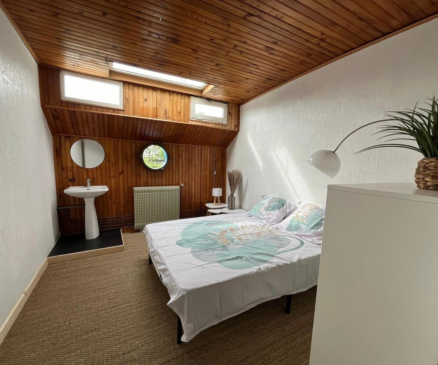 Botel Peniche Amadeus Conviviale Et Cosy , Proche De Et De Paris