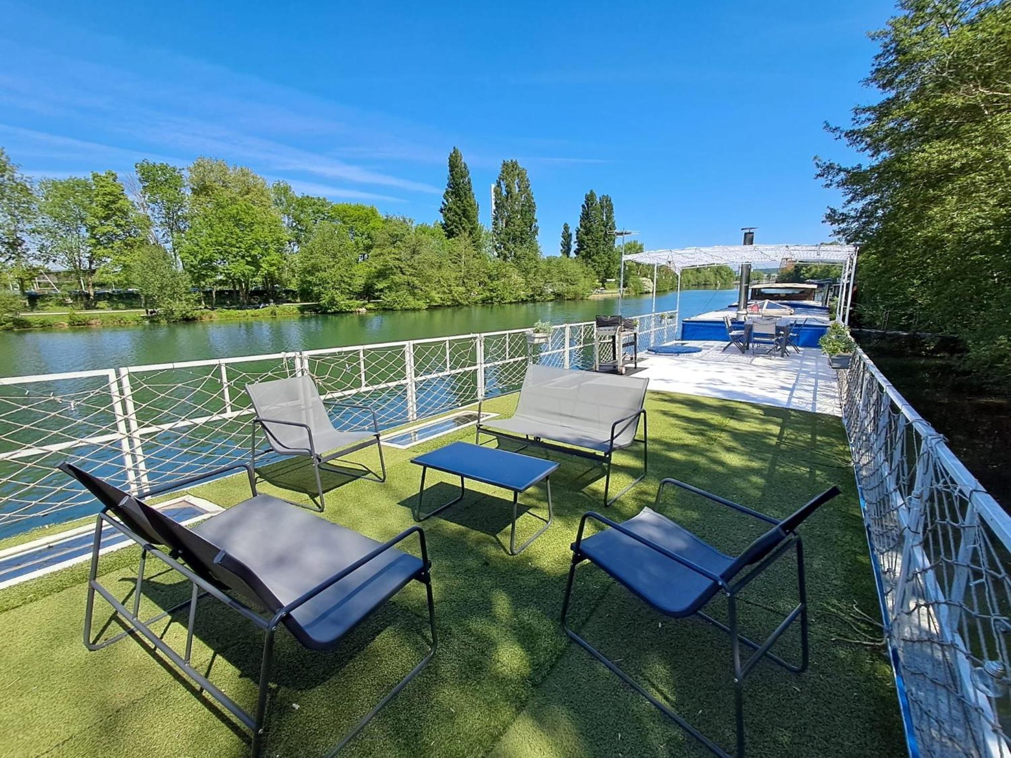 Peniche Amadeus Conviviale Et Cosy , Proche De Et De Paris Botel Torcy (Seine-et-Marne)